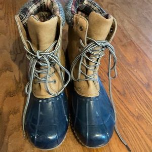JustFab Duck boot size 11